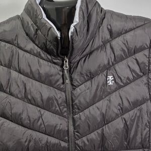 IZOD Men's Puffer Vest Jacket Size 2XL Full Zip Pockets Lightweight Black Comfy